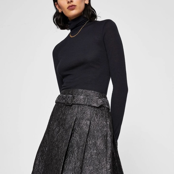 Brocade Mini Skirt* - New With Tags - NEVER WORN - Black - Picture 3 of 4